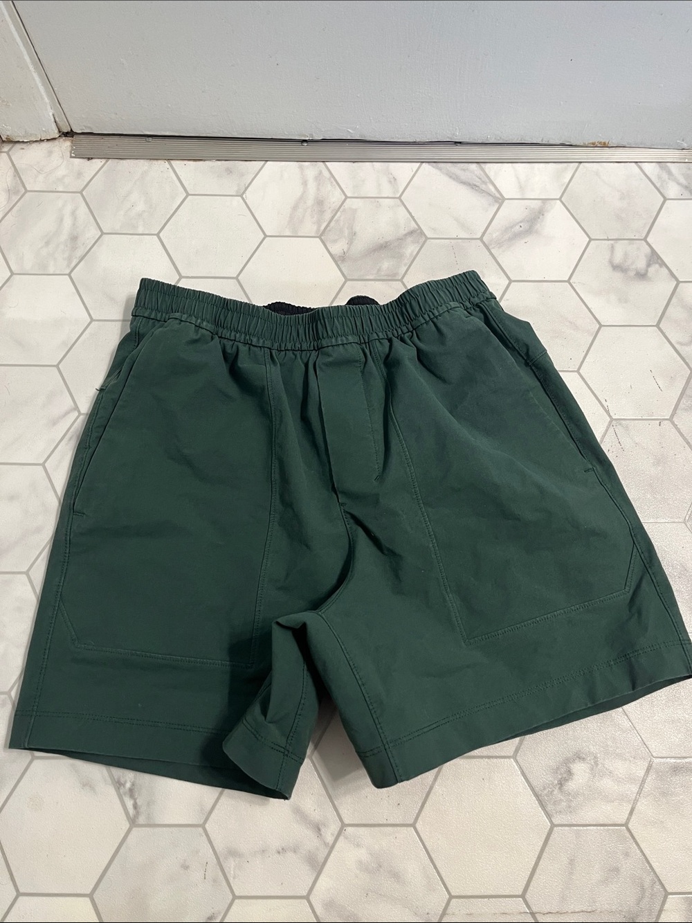 LULULEMON Drawstring Active Shorts - Dark Green